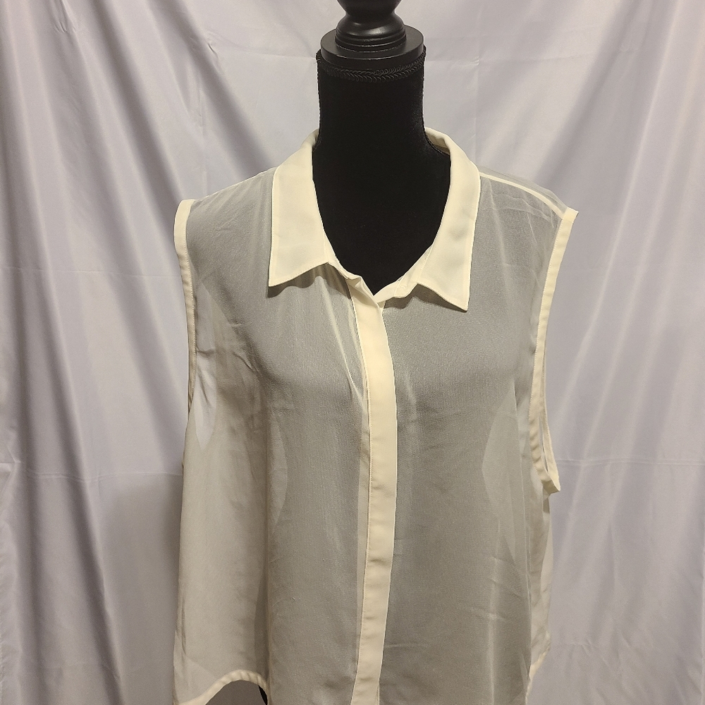 Harper & Liv Macy's Chiffon sleeveless blouse
